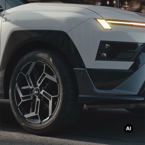 Алуминиевата джанта на Hyundai BAYON N Line в близък план.