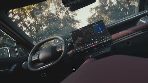 Интериорът на Hyundai TUCSON със системата PLEOS.
