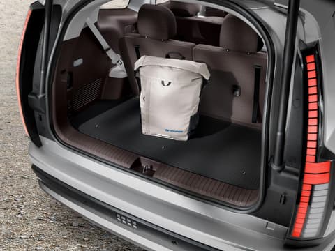 Hyundai IONIQ 9 – багажна постелка за защита.