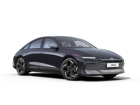 Hyundai IONIQ 6, електрически седан, страничен 3/4 изглед.