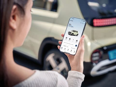 Интериорът на малкия електрически Hyundai INSTER.
