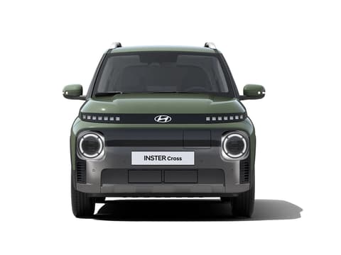 Предна гледка на Hyundai INSTER Cross.