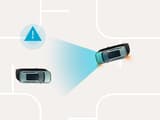 Forward Collision-Avoidance Assist: Hyundai IONIQ 9 предупреждава за възможен сблъсък на кръстовище и започва подпомагане за избягване.