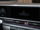 Over The Air ъпдейти на софтуера на автомобила върху централния сензорен екран в Hyundai IONIQ 6.