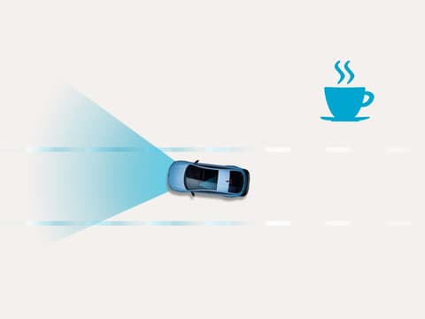 In Cabin Camera: Гледка отгоре на Hyundai IONIQ 6 N, движещ се в лентата си, докато в купето камера наблюдава вниманието на водача.