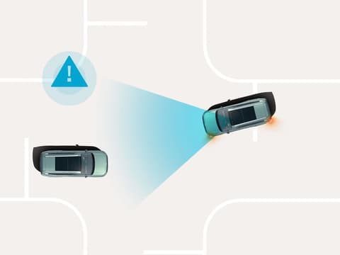 Forward Collision-Avoidance Assist: Hyundai IONIQ 9 предупреждава за възможен сблъсък на кръстовище и започва подпомагане за избягване.