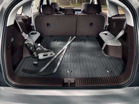 Hyundai IONIQ 9 – багажна подложка с удължител за защита.