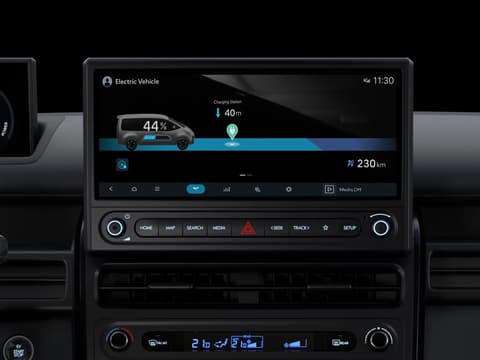 Състоянието на зареждане на Hyundai STARIA Cargo на инфотейнмънт екрана.