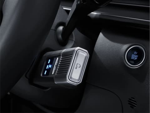 Електронният селектор на предавките (shift-by-wire) на Hyundai STARIA Cargo.