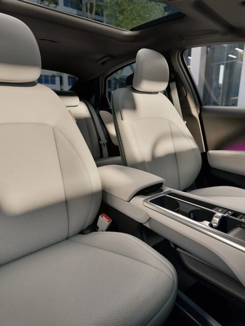 Премиум релаксиращи седалки във вътрешността на Hyundai IONIQ 6 електрически седан.