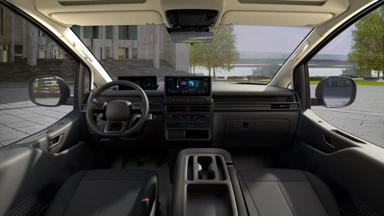 Интериор на Hyundai STARIA Cargo.