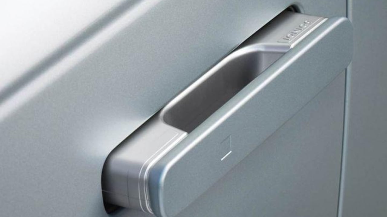 Ambient lighting auto flush door handle on the Hyundai IONIQ 9 electric SUV.