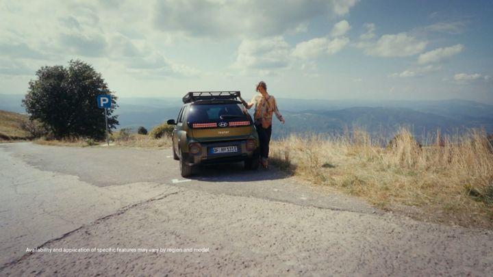 Hyundai_INSTER_Cross_Film